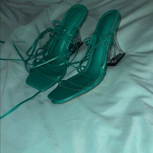 Vibrant Green Pointed Toe Heels